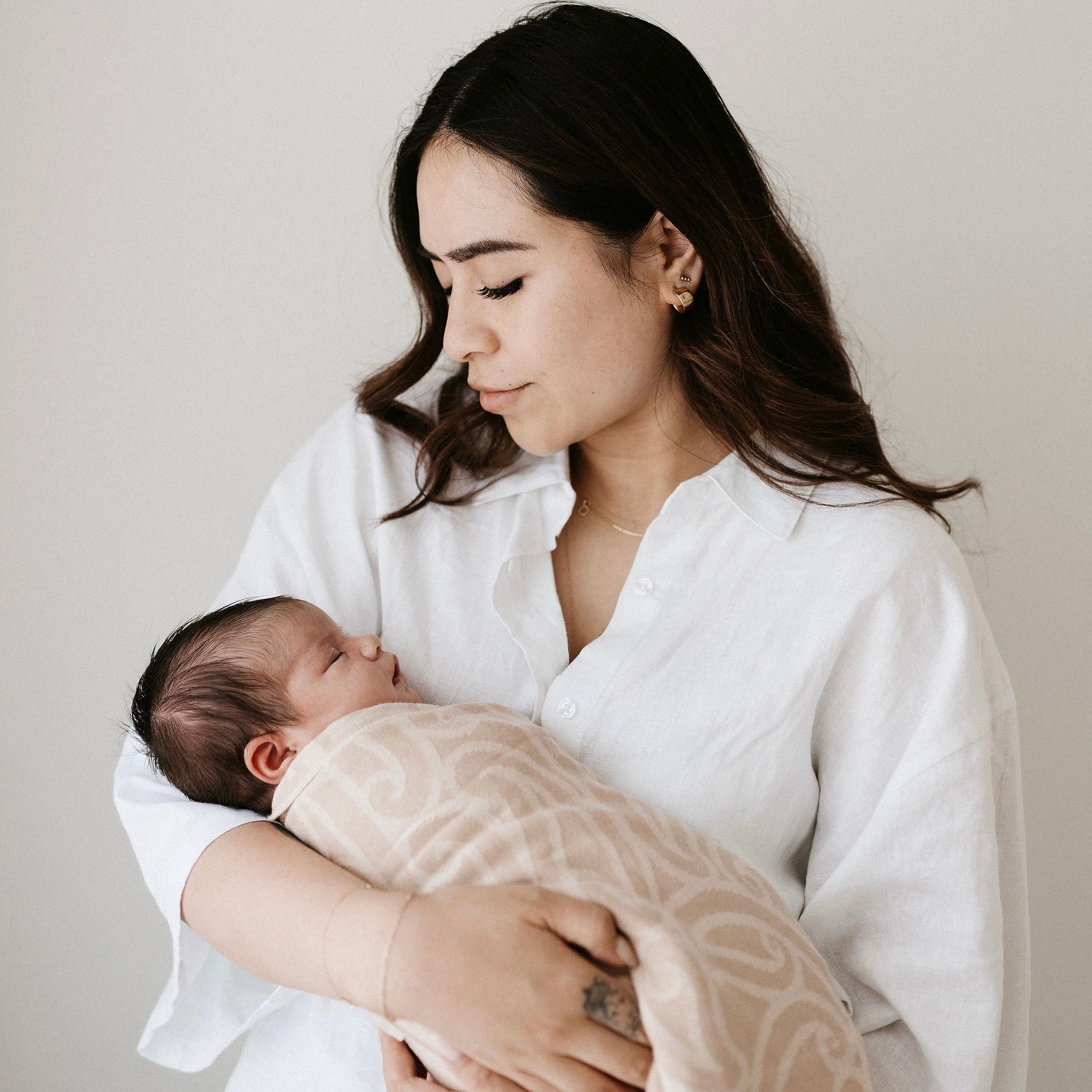 GOTS certified organic cotton, Baby blanket, maori baby blanket, Māori baby, Māori baby blanket, warm blanket, Neutral Blanket, beige, pram blanket, paraikete, heirloom blanket, organic cotton, woven, pēpi, baby, pepe