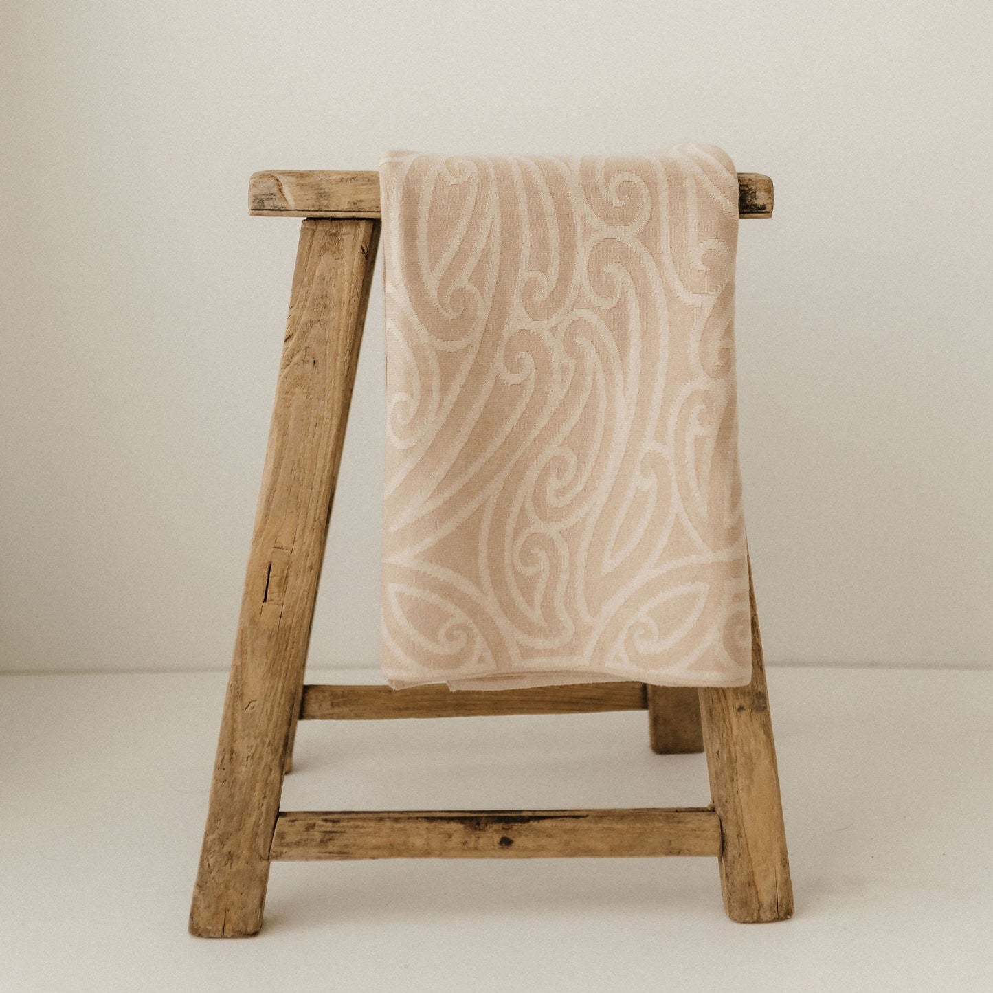 GOTS certified organic cotton, Baby blanket, maori baby blanket, Māori baby, Māori baby blanket, warm blanket, Neutral Blanket, beige, pram blanket, paraikete, heirloom blanket, organic cotton, woven, pēpi, baby, pepe