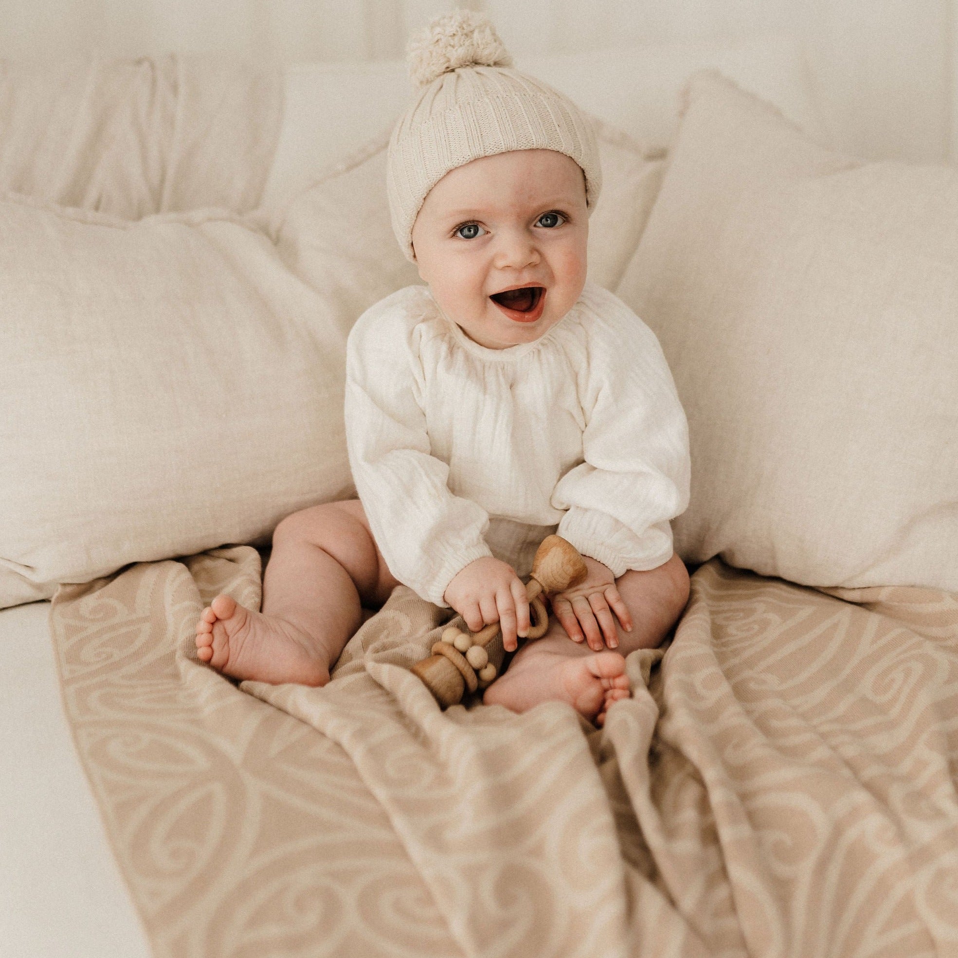 GOTS certified organic cotton, Baby blanket, maori baby blanket, Māori baby, Māori baby blanket, warm blanket, Neutral Blanket, beige, pram blanket, paraikete, heirloom blanket, organic cotton, woven, pēpi, baby, pepe