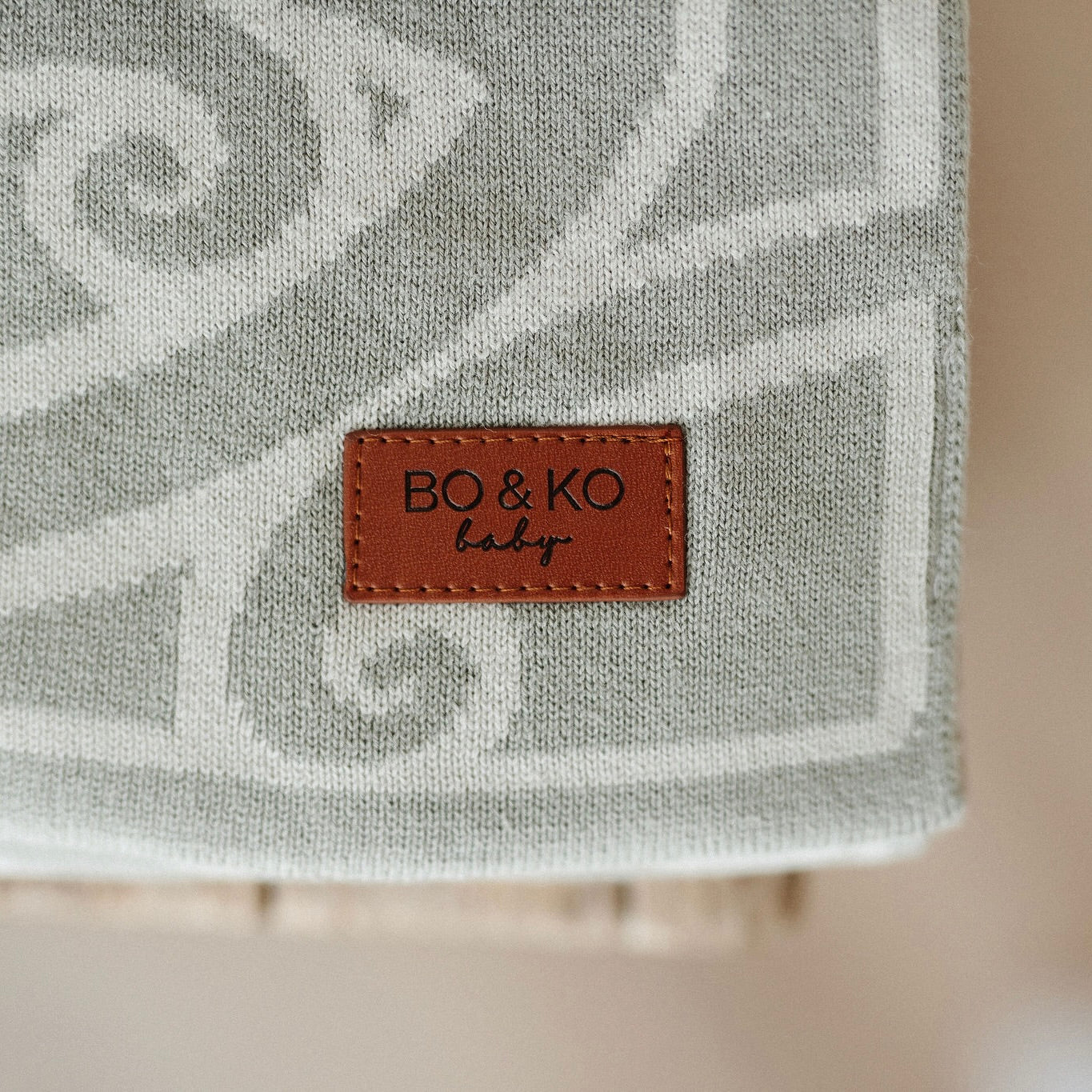 GOTS certified organic cotton, Baby blanket, maori baby blanket, Māori baby, Māori baby blanket, warm blanket, Neutral Blanket, beige, pram blanket, paraikete, heirloom blanket, organic cotton, woven, pēpi, baby, pepe